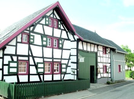 Außenansicht, © Nordeifel Tourismus GmbH & Morsbacher Hof Außenansicht, © Nordeifel Tourismus GmbH & Morsbacher Hof
