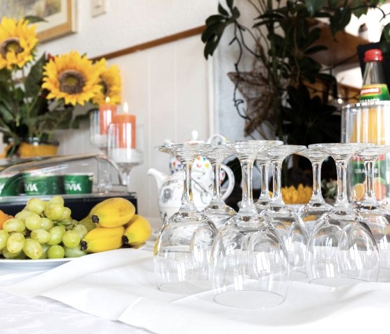 Frühstücksbuffet Bild 2, © Nordeifel Tourismus GmbH & Hotel Schönblick Frühstücksbuffet Bild 2, © Nordeifel Tourismus GmbH & Hotel Schönblick