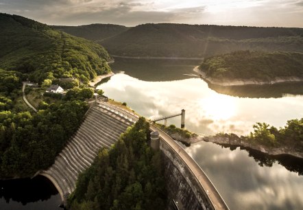 Urfttalsperre im Morgenlicht, © Eifel Tourismus GmbH, Dominik Ketz Urfttalsperre im Morgenlicht, © Eifel Tourismus GmbH, Dominik Ketz