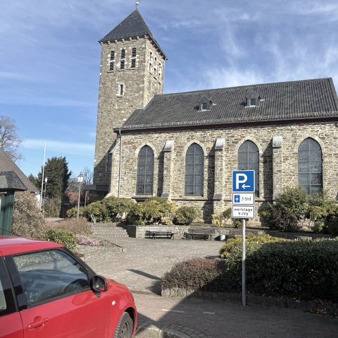 Wanderparkplatz Kirche Kesternich, © Rursee-Touristik GmbH Wanderparkplatz Kirche Kesternich, © Rursee-Touristik GmbH