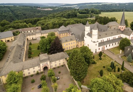 Luftansicht vom Kloster Steinfeld am Eifelsteig, © Eifel Tourismus/D. Ketz Luftansicht vom Kloster Steinfeld am Eifelsteig, © Eifel Tourismus/D. Ketz