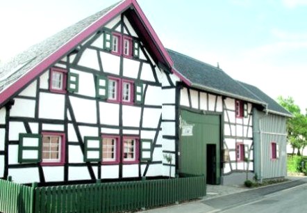 Außenansicht, © Nordeifel Tourismus GmbH & Morsbacher Hof Außenansicht, © Nordeifel Tourismus GmbH & Morsbacher Hof