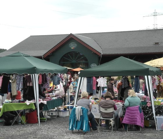 Flohmarkt auf dem Krewelshof, © Krewelshof Flohmarkt auf dem Krewelshof, © Krewelshof
