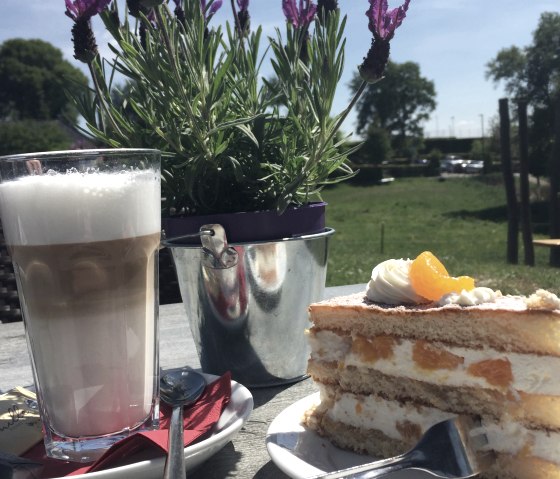 Coffee & cake in the Alte Molkerei, © Monschau-Touristik Coffee & cake in the Alte Molkerei, © Monschau-Touristik