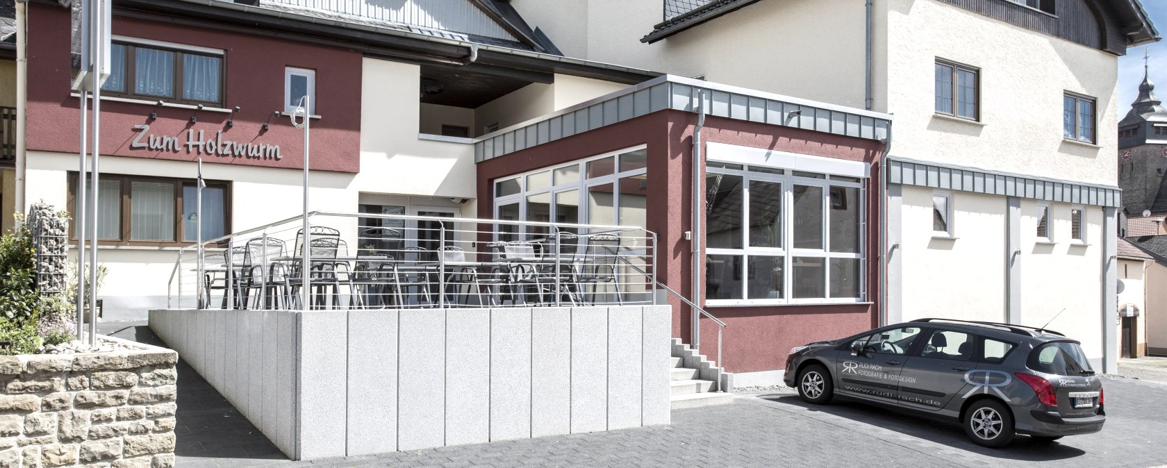 Zum Holzwurm Inn in Gransdorf, © Birgit Näckel Zum Holzwurm Inn in Gransdorf, © Birgit Näckel