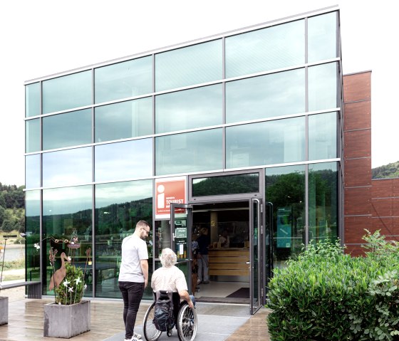 Barrier-free entrance, © Fotoagentur Wolf, freiheitswerke Barrier-free entrance, © Fotoagentur Wolf, freiheitswerke