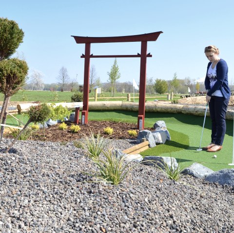 Golfen beim Adventure Golf, © Seepark Golfen beim Adventure Golf, © Seepark