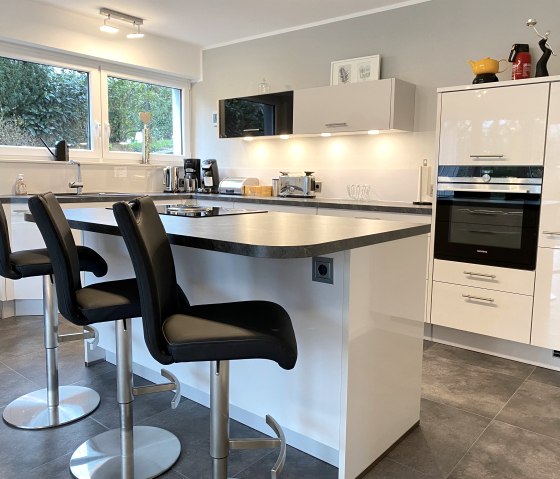 Küche mit Essbereich, © Ferienwohnung Waldblick Zweifall Küche mit Essbereich, © Ferienwohnung Waldblick Zweifall