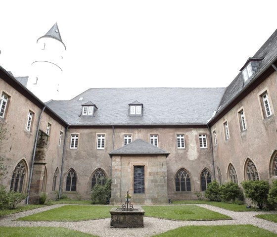 Kloster Steinfeld Kreuzgang Innenhof, © Nordeifel Tourismus GmbH Kloster Steinfeld Kreuzgang Innenhof, © Nordeifel Tourismus GmbH