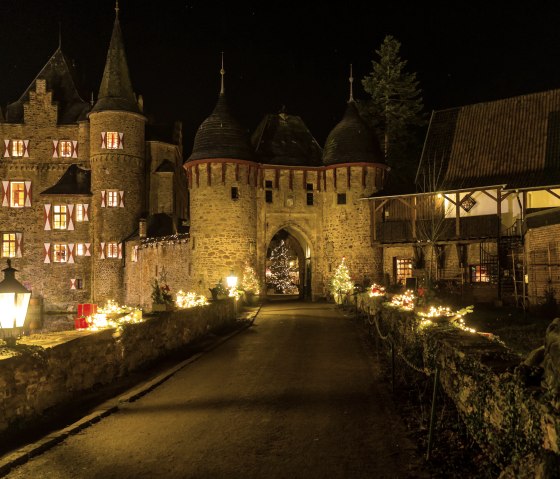 Burgweihnacht Burg Satzey, © Mike Goehre Burgweihnacht Burg Satzey, © Mike Goehre