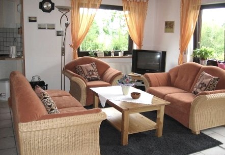 Wohnbereich Wohnung 1, © Nordeifel Tourismus GmbH & Ferienwohnungen Pielorz Wohnbereich Wohnung 1, © Nordeifel Tourismus GmbH & Ferienwohnungen Pielorz
