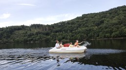 Tretbootfahren auf dem Obersee, © Eifel Tourismus GmbH, Tobias Vollmer Tretbootfahren auf dem Obersee, © Eifel Tourismus GmbH, Tobias Vollmer