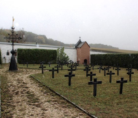 Der Friedhof auf dem Gelände der Abtei Der Friedhof auf dem Gelände der Abtei