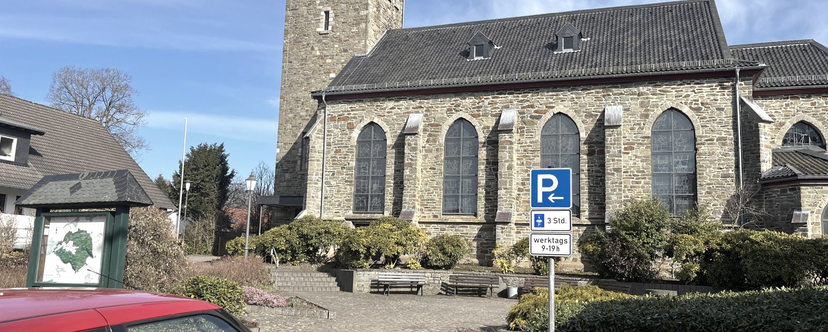 Wanderparkplatz Kirche Kesternich, © Rursee-Touristik GmbH Wanderparkplatz Kirche Kesternich, © Rursee-Touristik GmbH