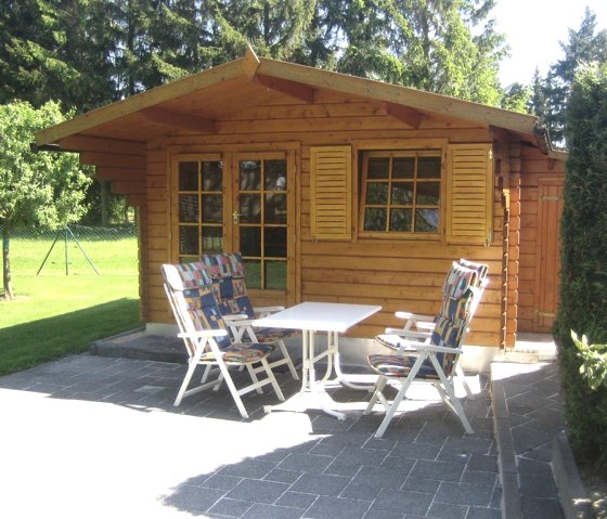 Gartenhaus mit Terrasse Gartenhaus mit Terrasse