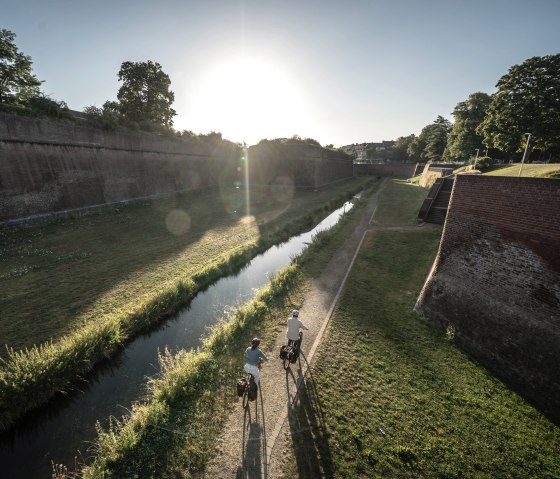 Die Radtour startet in Jülich, ein Abstecher führt zur Zitadelle, © Eifel Tourismus GmbH, Dennis Stratmann Die Radtour startet in Jülich, ein Abstecher führt zur Zitadelle, © Eifel Tourismus GmbH, Dennis Stratmann