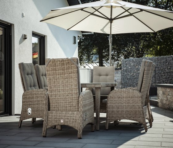 Sitzgruppe mit Sonnenschirm Terrasse, © Nordeifel Tourismus GmbH & Ferienhaus Eifeltoni Sitzgruppe mit Sonnenschirm Terrasse, © Nordeifel Tourismus GmbH & Ferienhaus Eifeltoni