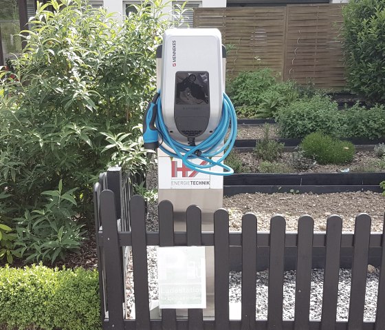 E-Auto Ladesäule E-Auto Ladesäule