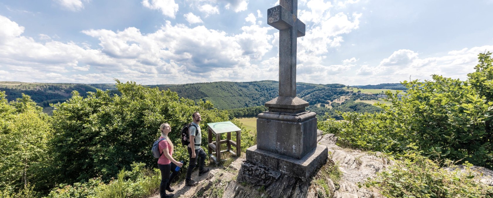 Eifel-Blick Schöne Aussicht bei Einruhr, © Eifel Tourismus GmbH, AR-shapefruit AG Eifel-Blick Schöne Aussicht bei Einruhr, © Eifel Tourismus GmbH, AR-shapefruit AG