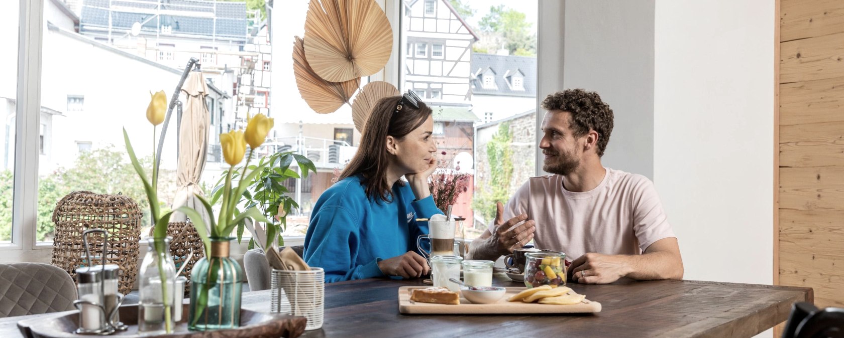 Stop off at Café and Bar Marielle, © Eifel Tourismus GmbH, AR - shapefruit AG Stop off at Café and Bar Marielle, © Eifel Tourismus GmbH, AR - shapefruit AG