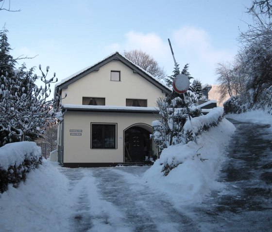 Winter Ferienhaus Fuchsloch, © Ewert Winter Ferienhaus Fuchsloch, © Ewert