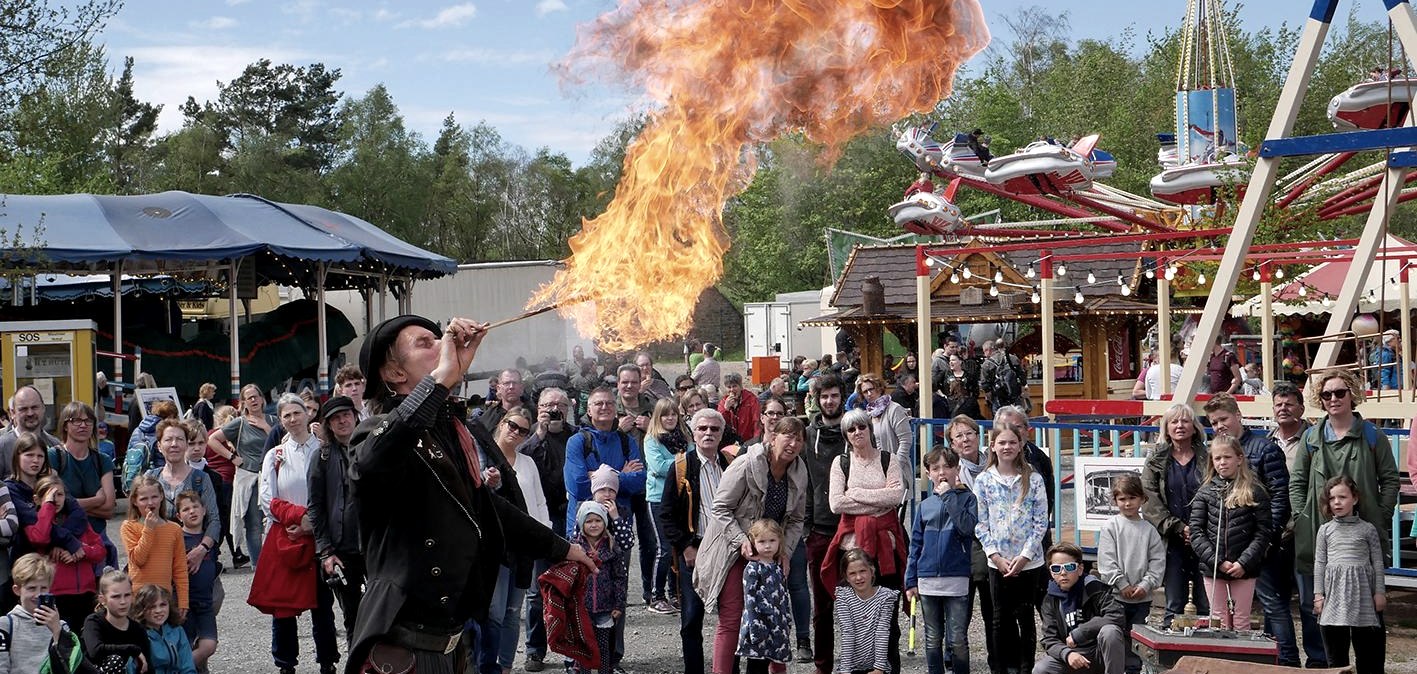Jahrmarkt anno dazumal, &copy; Hans-Theo Gerhards//LVR-Freilichtmuseum Kommern