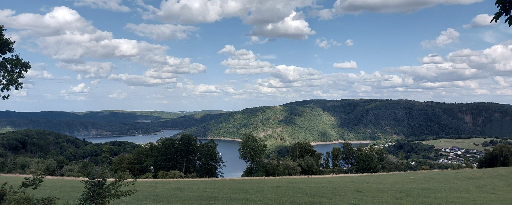 Rurseeaussicht Juli-Augsut (co) Thei&szlig;en-Braun