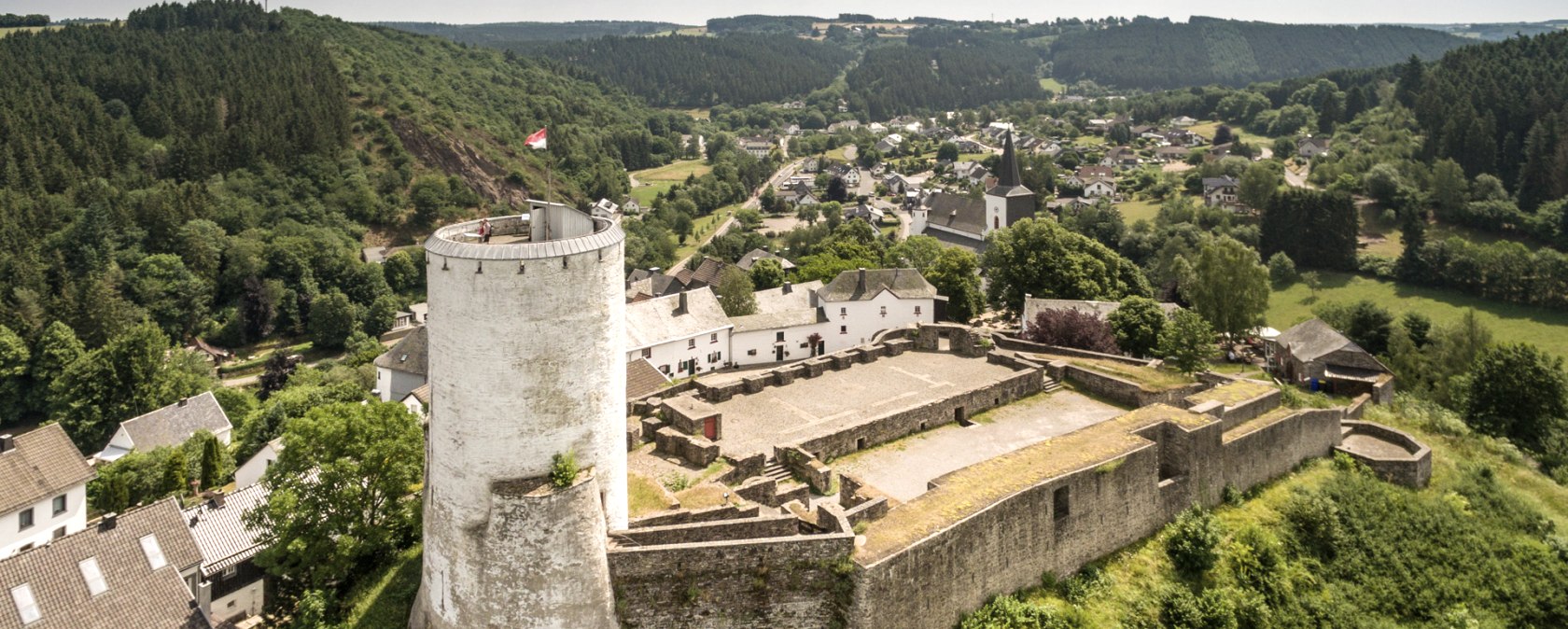 Wanderweg Burgenroute: Burg Reifferscheid, &copy; Eifel Tourismus GmbH, D. Ketz