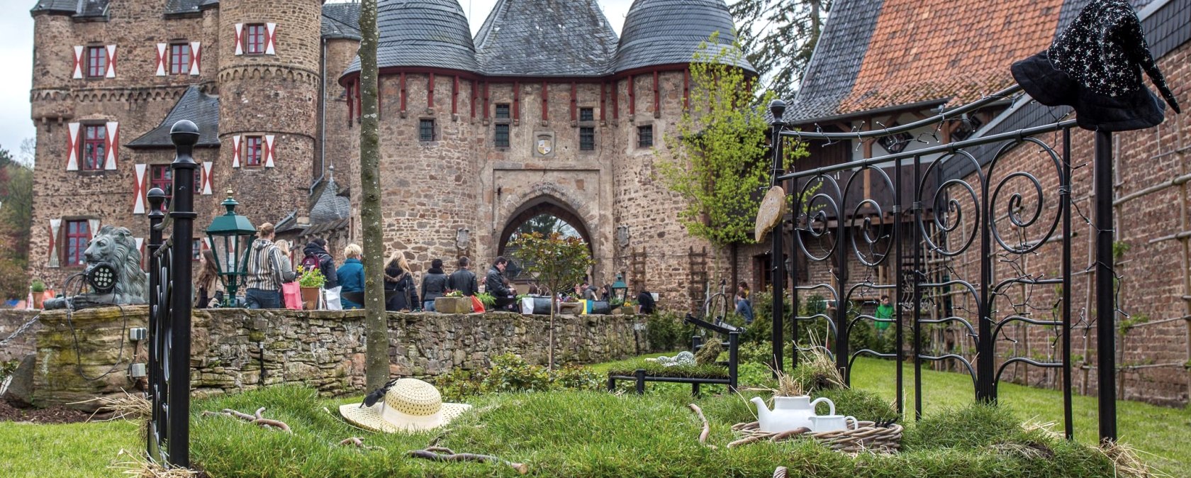 Hexenmarkt Burg Satzvey, © Mario Kaspers