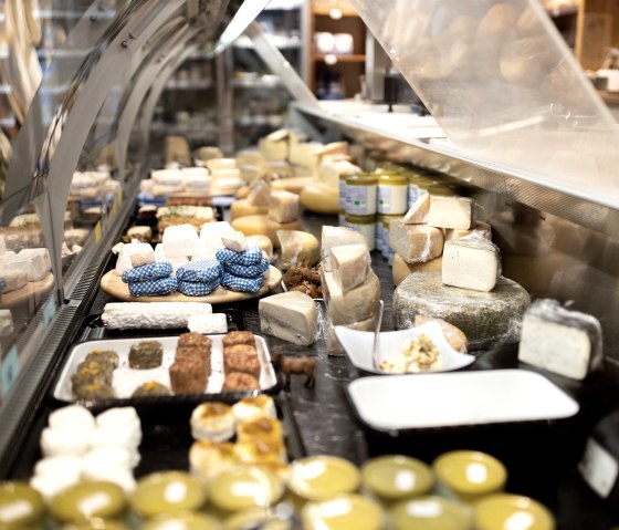 Ziegenk&auml;se, &copy; Ulmenhof Sarmersbach