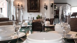 Gutes Essen in der Burgschänke, © Hartmut Assmann