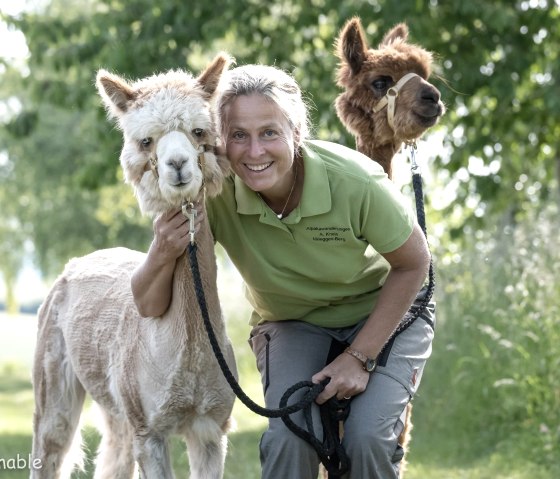 Kuscheln mit Alpakas, &copy; Anne Knein