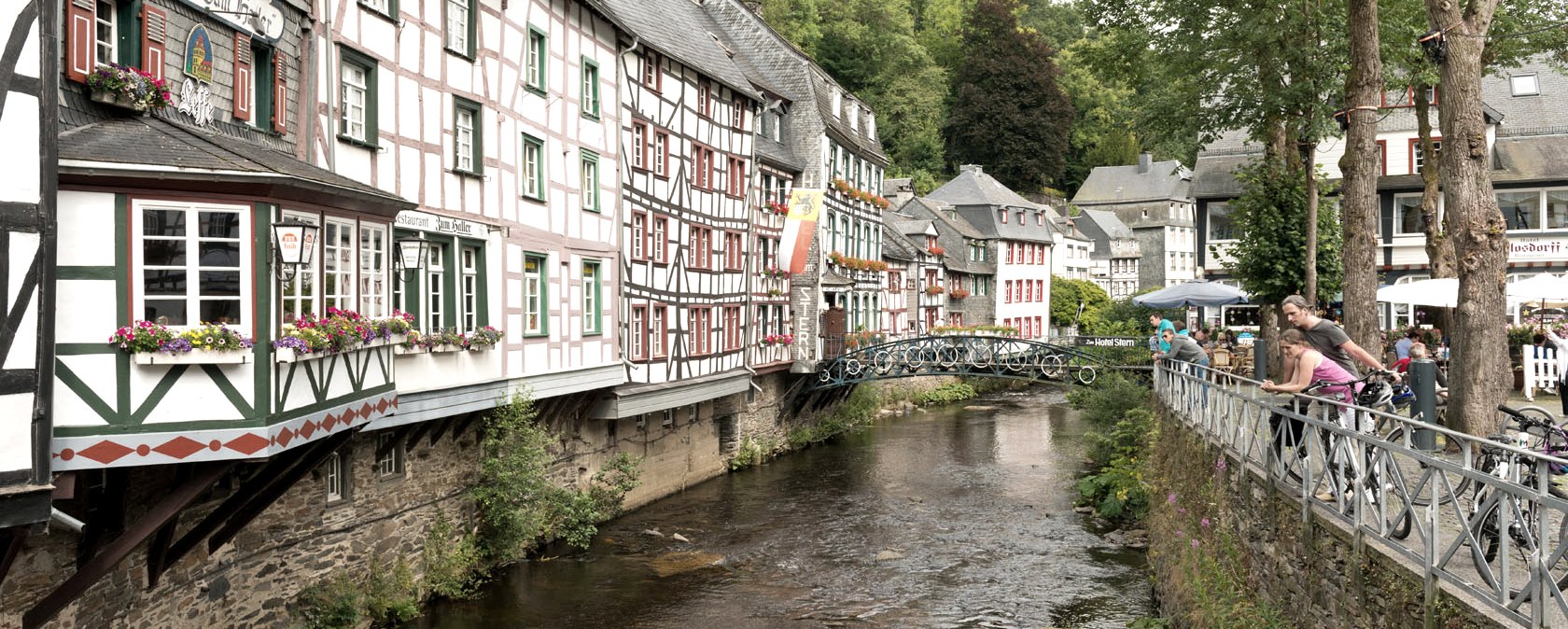 RurUfer-Radweg: Altstadt Monschau, &copy; vennbahn.eu