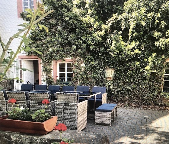 Posthalterhof_Ferienwohnung_Denkmal_Terrasse, &copy; Nordeifel Tourismus GmbH & Denkmal Posthalterhof, Ferienwohnungen