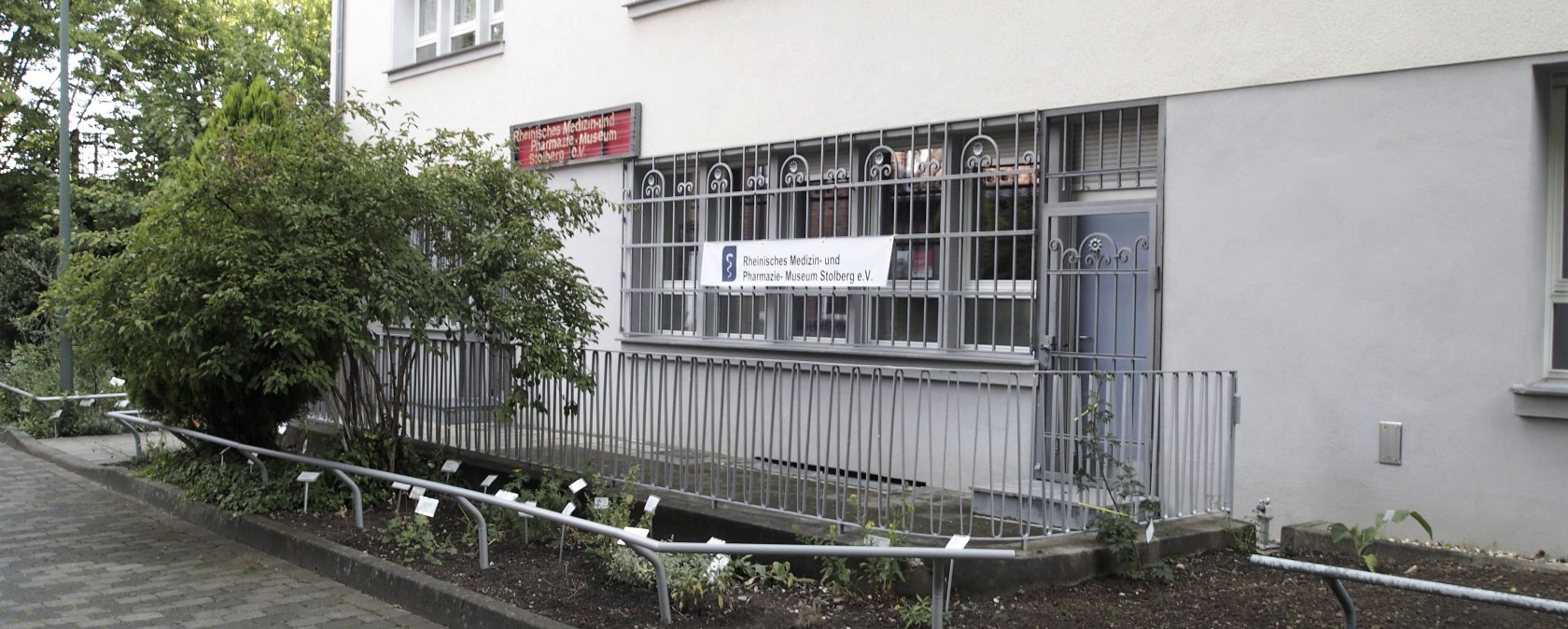 Exterior view, &copy; Rh.Med.-Pharm.Museum