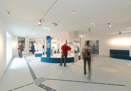 Blick in die Ausstellung Bestimmung Herrenmensch, &copy; Vogelsang IP-Roman H&ouml;vel