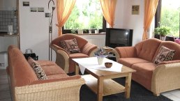 Wohnbereich Wohnung 1, © Nordeifel Tourismus GmbH & Ferienwohnungen Pielorz