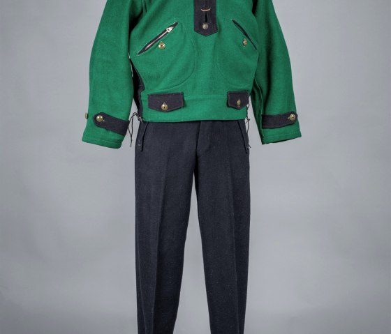 Outdoorkleidung: Skianzug aus Wolle, 1930er Jahre, &copy; LVR-Industriemuseum
