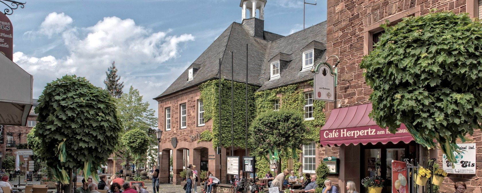 Fu&szlig;g&auml;ngerzone Z&uuml;lpicher Stra&szlig;e, &copy; Rureifel-Tourismus e.V.