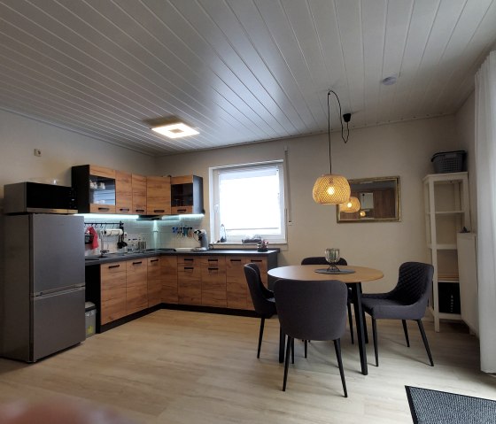 K&uuml;chen- Essbereich, &copy; Nordeifel Tourismus GmbH & Ferienwohnung Kleine Auszeit