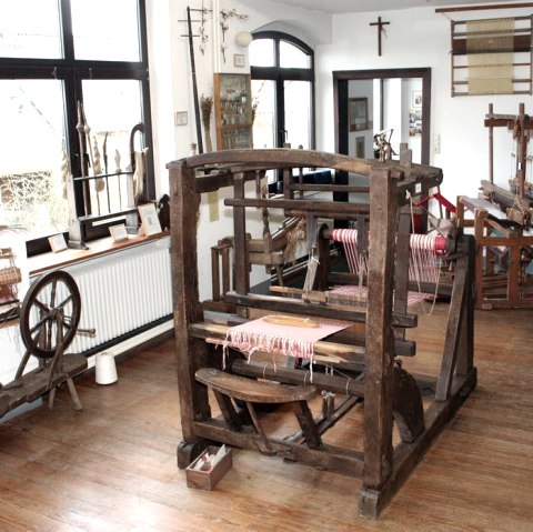 Machine in the Rupperath Handloom Museum, &copy; Barbara May