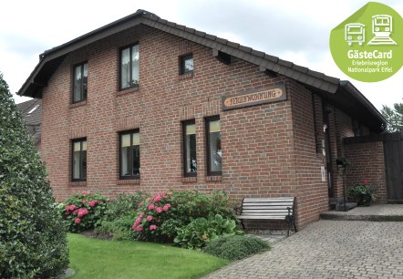 Stra&szlig;enansicht des Hauses, &copy; Ferienwohnung Zur Buche