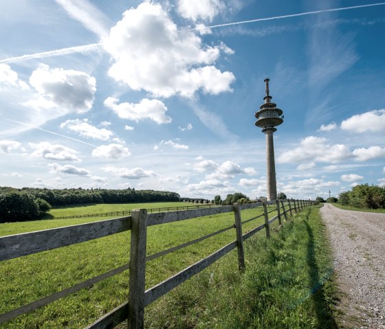 Gro&szlig;hau telecommunications tower, &copy; some.oner