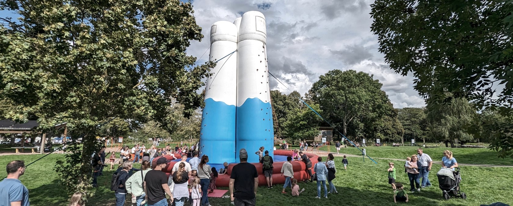 Kletterturm beim Treff Natur Familienfest, © Stadt Euskirchen, Tim Nolden