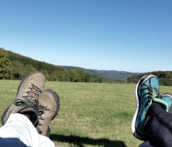 Entspannung auf der Schaukelliege, © TI_Hocheifel-Nuerburgring,D.Schmitz