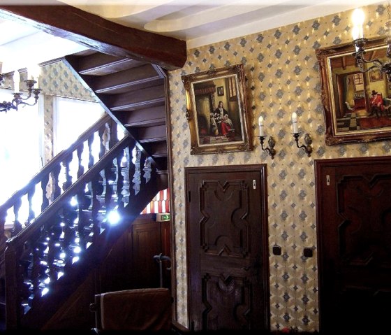 Ein gem&uuml;tlicher Empfangsbereich - Kaminraum 02