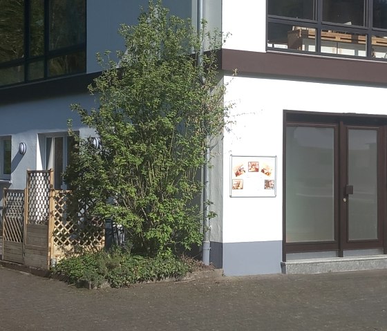 Ferienwohnung und Terrasse, &copy; Nordeifel Tourismus GmbH & Ferienwohnung Hahn