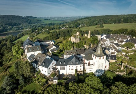 Blick auf das historische Kronenburg, © Eifel Tourismus GmbH, Dominik Ketz