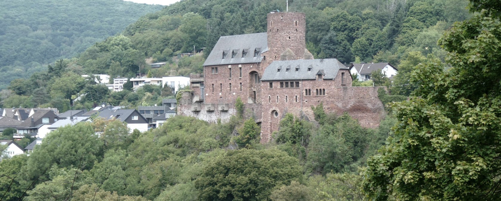 Burg Hengebach, &copy; Eifel heimisch