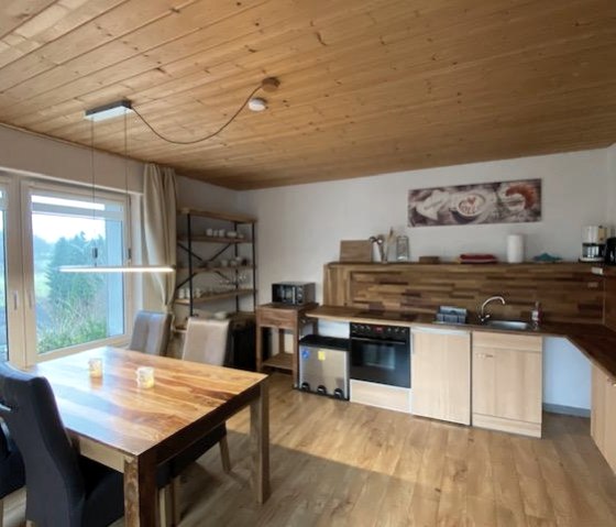 K&uuml;che mit Esstisch, &copy; Ferienwohnung Buchenzauber